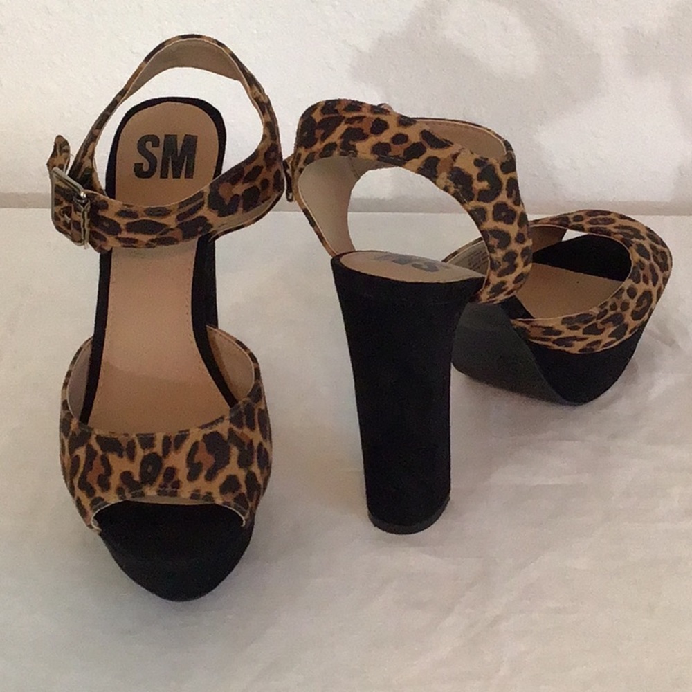 SM Animal Print Wedges size 8.5. Never worn.